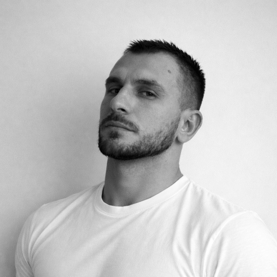 Саша Плахута